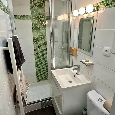 - Proche Chateau De * Versailles