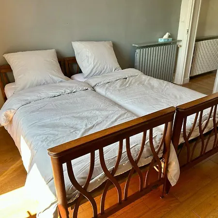 - Proche Chateau De Versailles